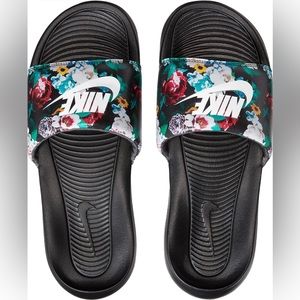 Nike Victori One Womens Casual Slide (Black/White-Floral)